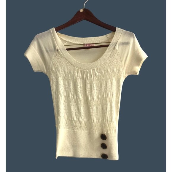CANDIE'S- WOMEN IVORY KNIT CREW NECK SHORT SLEEVE TOP SIZE SMALL - Picture 1 of 6